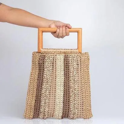 Catarina Mina Dengo Crochet Handbag